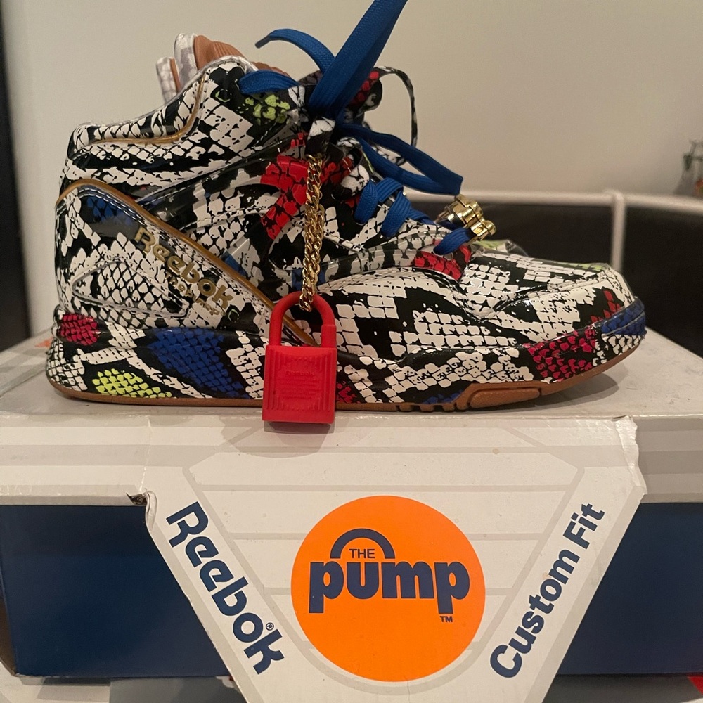 ❌SOLD❌Melody Ehsani X Reebok Omni lite “Love me or leave me alone” size 6.5
